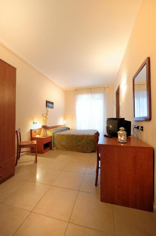 Hotel Arma Ristorante Taggia Zimmer foto